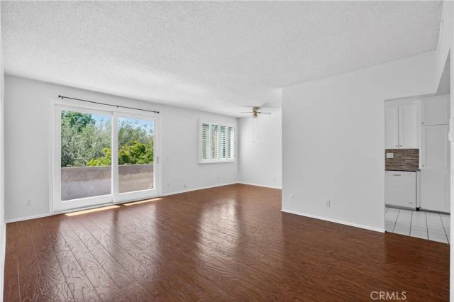 4441 Woodman Avenue 205, Sherman Oaks, CA 91423