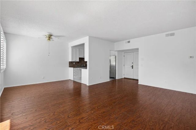 4441 Woodman Avenue 205, Sherman Oaks, CA 91423