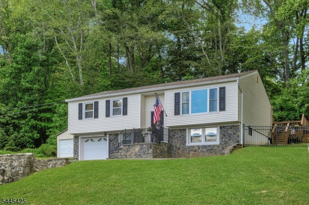 3 S Hillside Dr, Mount Olive Twp., NJ 07828 — exterior