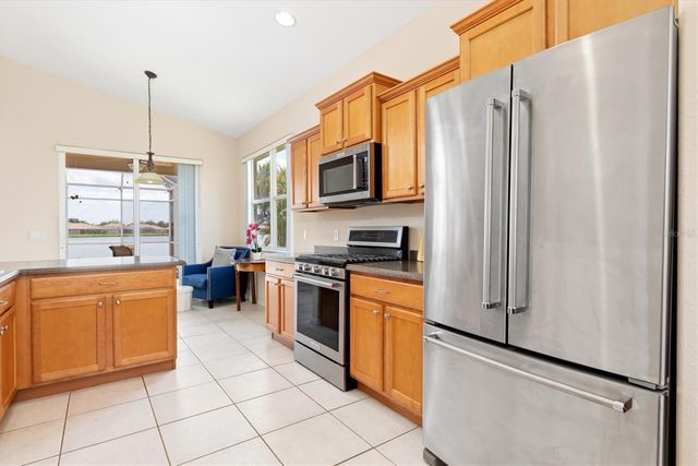 6918 74TH STREET CIRCLE E, Bradenton, FL 34203