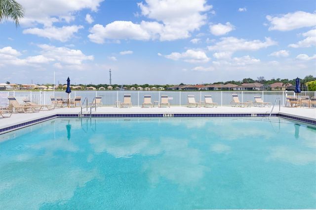 6918 74TH STREET CIRCLE E, Bradenton, FL 34203
