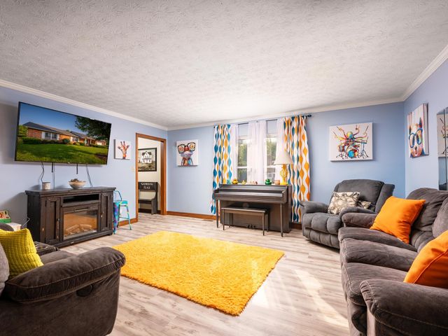 123 Brooke Street, Culloden, WV 25510