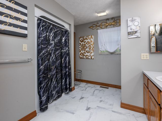123 Brooke Street, Culloden, WV 25510