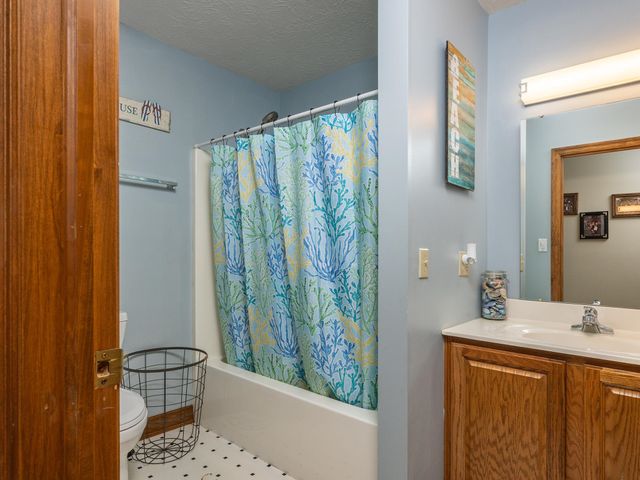 123 Brooke Street, Culloden, WV 25510