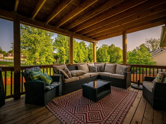 123 Brooke Street, Culloden, WV 25510