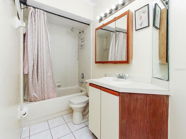 62 LAKEPOINTE CIRCLE, Kissimmee, FL 34743