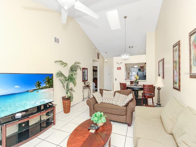 62 LAKEPOINTE CIRCLE, Kissimmee, FL 34743