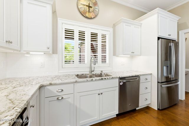 616 Davenport Dr, Louisville, KY 40245