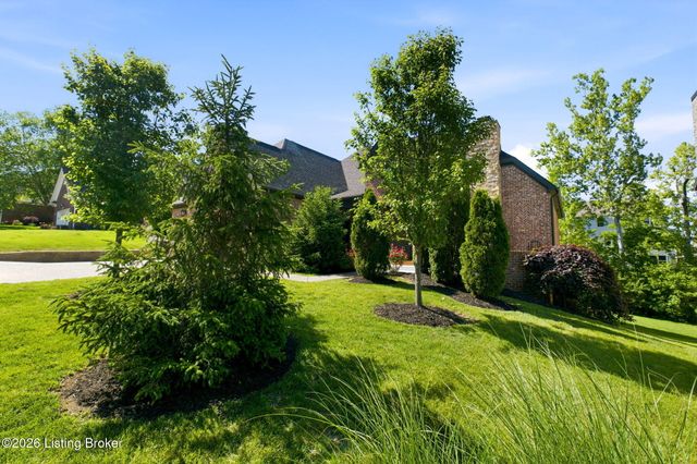616 Davenport Dr, Louisville, KY 40245