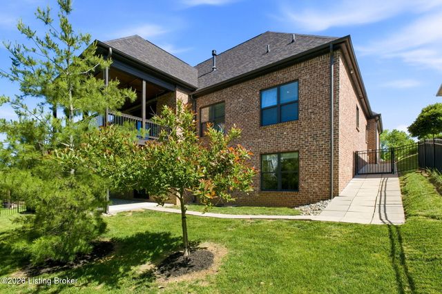 616 Davenport Dr, Louisville, KY 40245