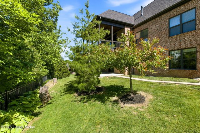 616 Davenport Dr, Louisville, KY 40245