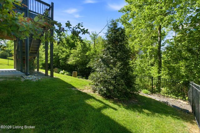 616 Davenport Dr, Louisville, KY 40245
