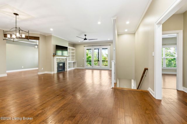 616 Davenport Dr, Louisville, KY 40245