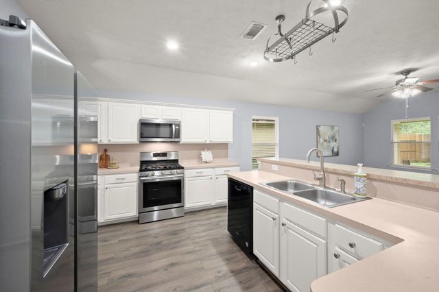 139 S Vesper Bend Circle, The Woodlands, TX 77382