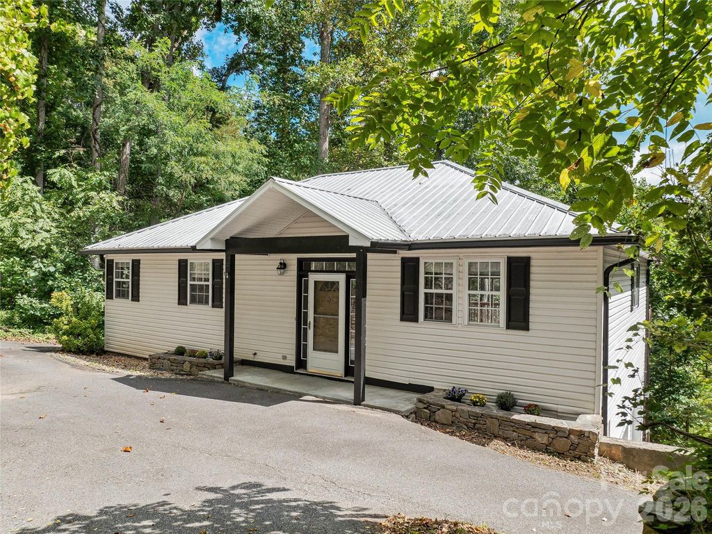 57 Mount Royal Drive, Arden, NC 28704