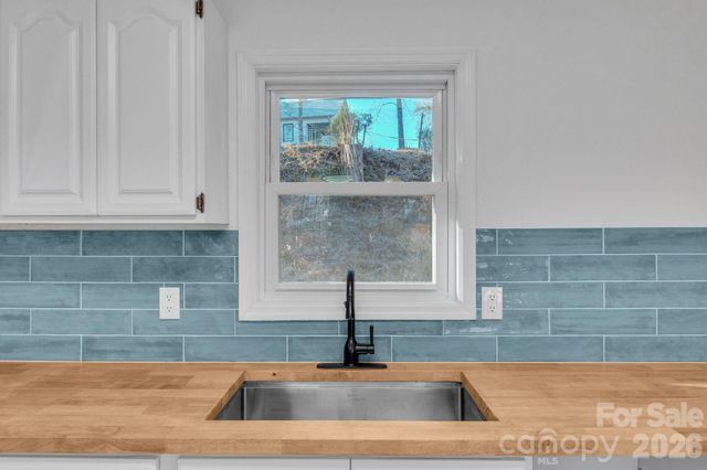 49 E Livingston Street, Tryon, NC 28782
