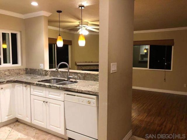 7425 Charmant Dr 2912, San Diego, CA 92122