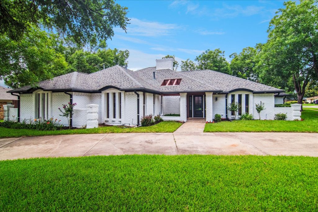 813 Lakeshore Drive, Mesquite, TX 75149