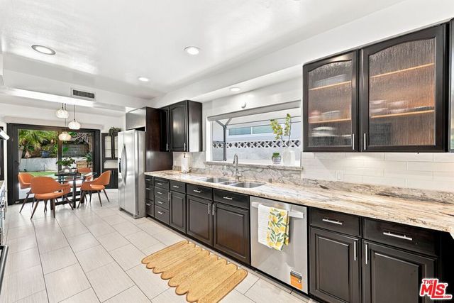 6511 Wooster Avenue, Ladera Heights, CA 90056