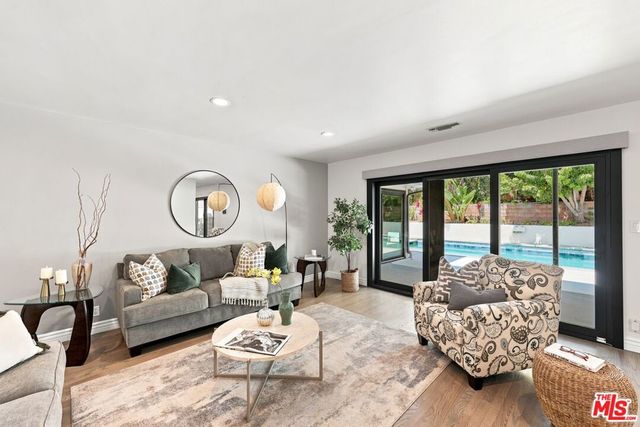 6511 Wooster Avenue, Ladera Heights, CA 90056