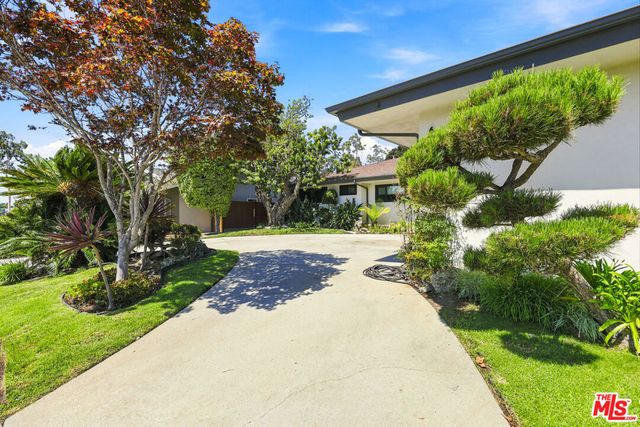 6511 Wooster Avenue, Ladera Heights, CA 90056