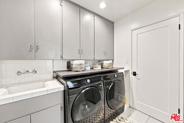 6511 Wooster Avenue, Ladera Heights, CA 90056