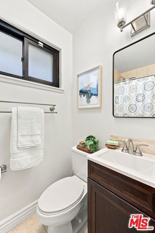 6511 Wooster Avenue, Ladera Heights, CA 90056