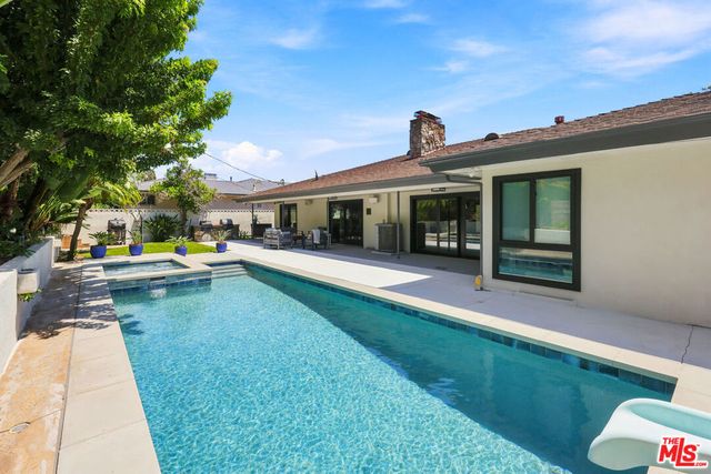6511 Wooster Avenue, Ladera Heights, CA 90056