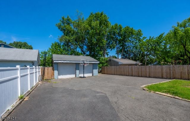 21 Fitzherbert Street, Bloomfield Twp., NJ 07003