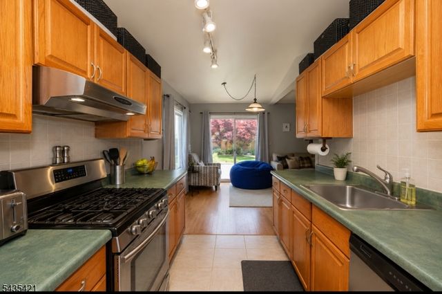 21 Fitzherbert Street, Bloomfield Twp., NJ 07003