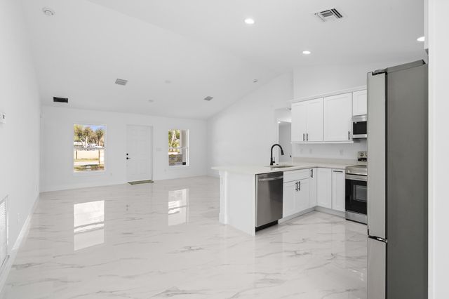 17923 NW 288th Street, Okeechobee, FL 34972