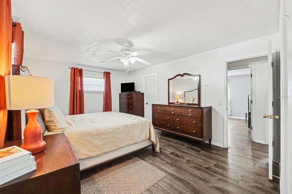 Image 13 of property listing at 6227 E SOMERSET DR E DRIVE, Lakeland, FL 33813