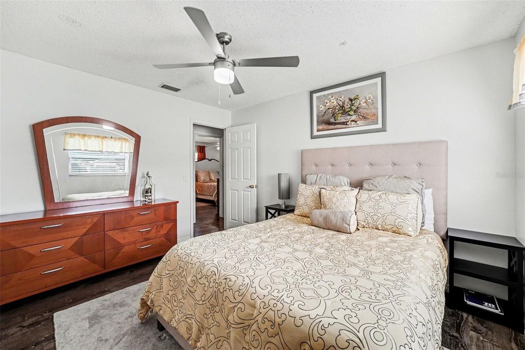 Image 16 of property listing at 6227 E SOMERSET DR E DRIVE, Lakeland, FL 33813