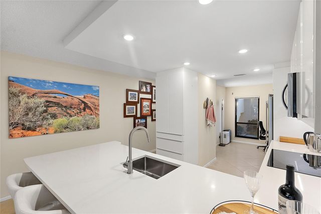 4780 BRITTANY DRIVE S 11, St Petersburg, FL 33715