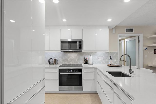 4780 BRITTANY DRIVE S 11, St Petersburg, FL 33715