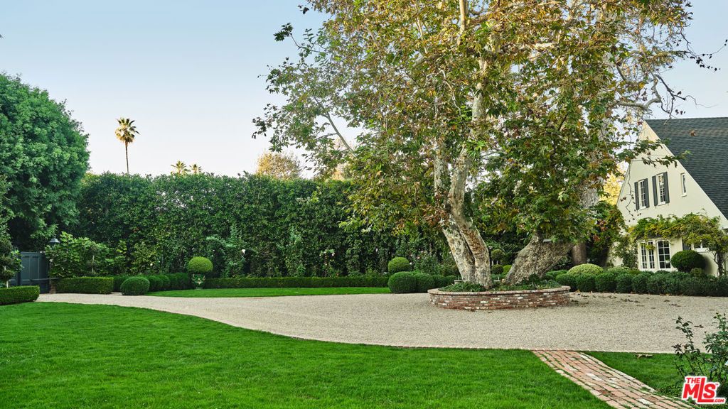 130 N Bristol Avenue, Los Angeles, CA 90049 — photo 2