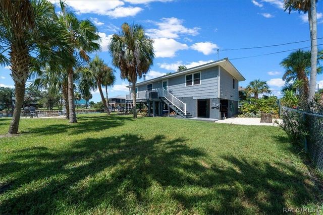 12046 W Gulf Breeze Court, Crystal River, FL 34429