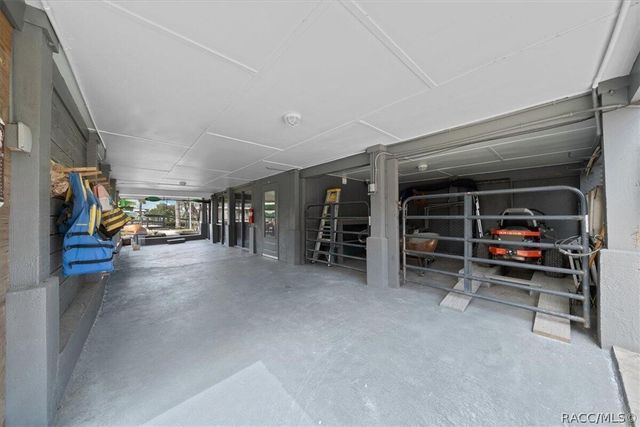 12046 W Gulf Breeze Court, Crystal River, FL 34429