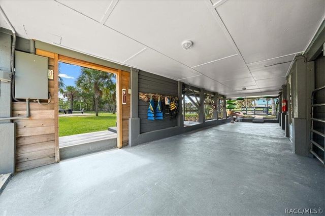 12046 W Gulf Breeze Court, Crystal River, FL 34429