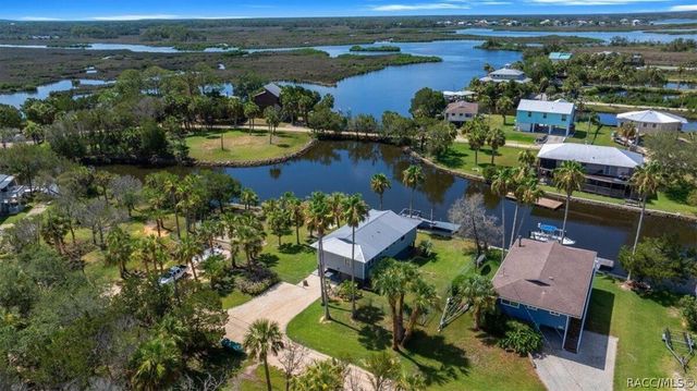 12046 W Gulf Breeze Court, Crystal River, FL 34429