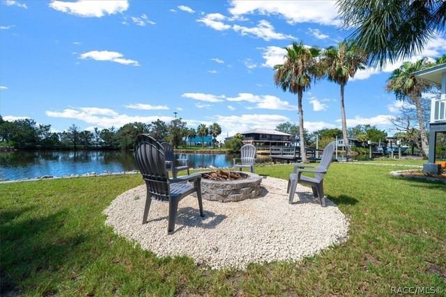 12046 W Gulf Breeze Court, Crystal River, FL 34429