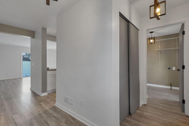 6069 Georges Park Drive, 5E, Canal Winchester, OH 43110