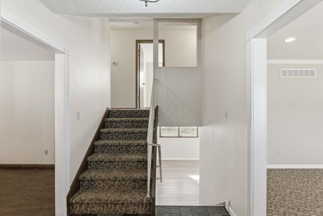 9015 W 11th St N, Wichita, KS 67212