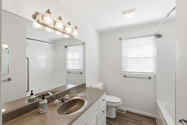 9015 W 11th St N, Wichita, KS 67212