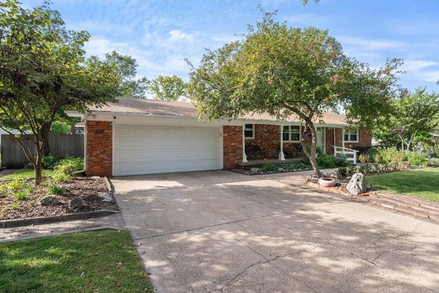 9015 W 11th St N, Wichita, KS 67212