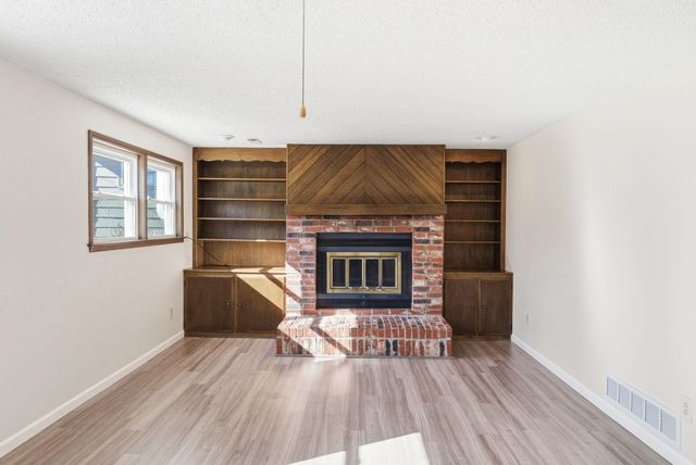 9015 W 11th St N, Wichita, KS 67212