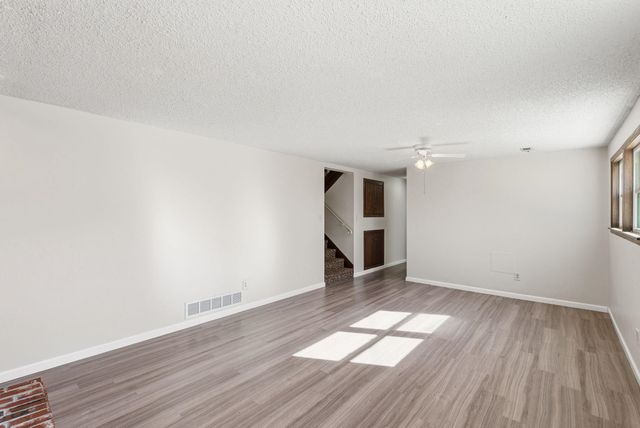 9015 W 11th St N, Wichita, KS 67212