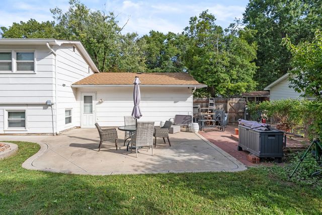 9015 W 11th St N, Wichita, KS 67212