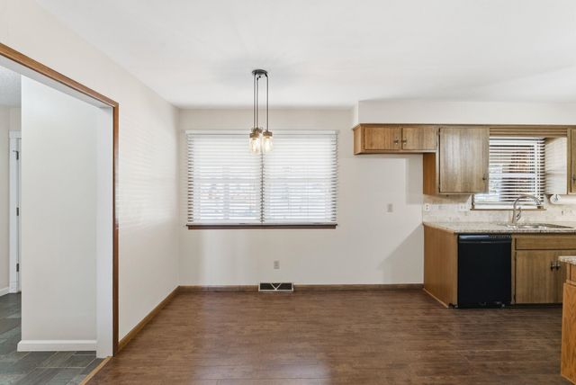 9015 W 11th St N, Wichita, KS 67212