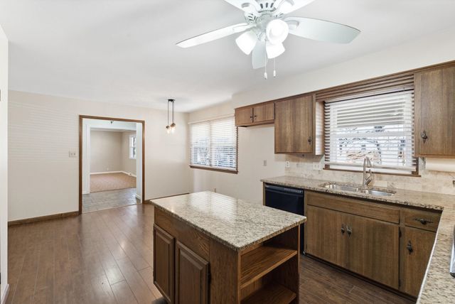 9015 W 11th St N, Wichita, KS 67212